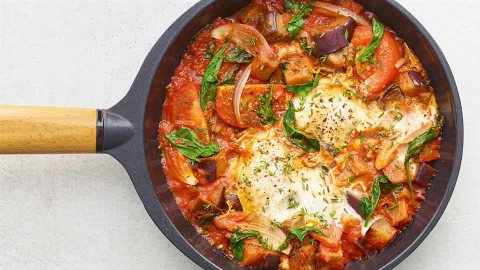 in the picture we see Shakshouka (Turkish dish)